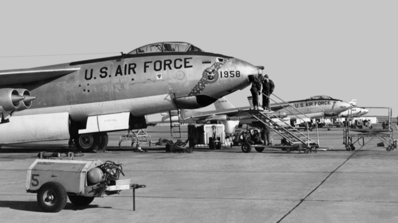 B-47Es on the flight line