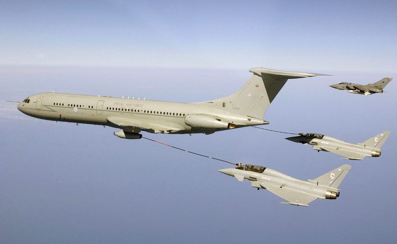 RAF Typhoons tank up from VC-10