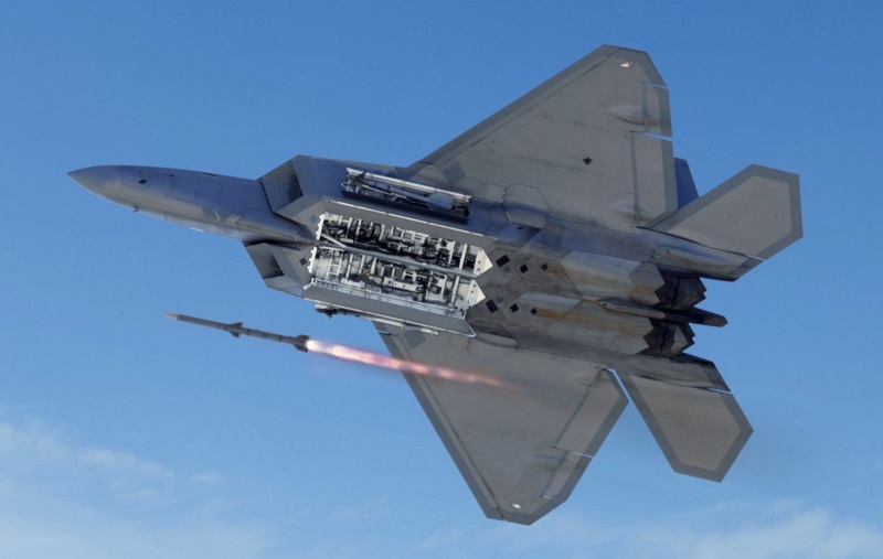 how fast does the f 22 raptor go