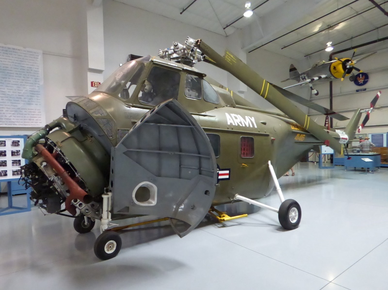 UH-19D (S-55) unbuttoned