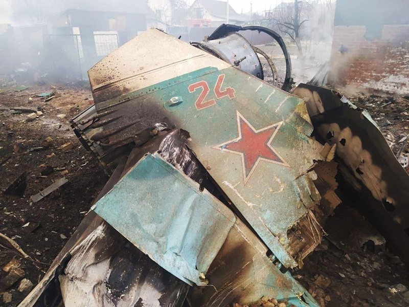 Sukhoi Su-34 wreckage in Cherniv